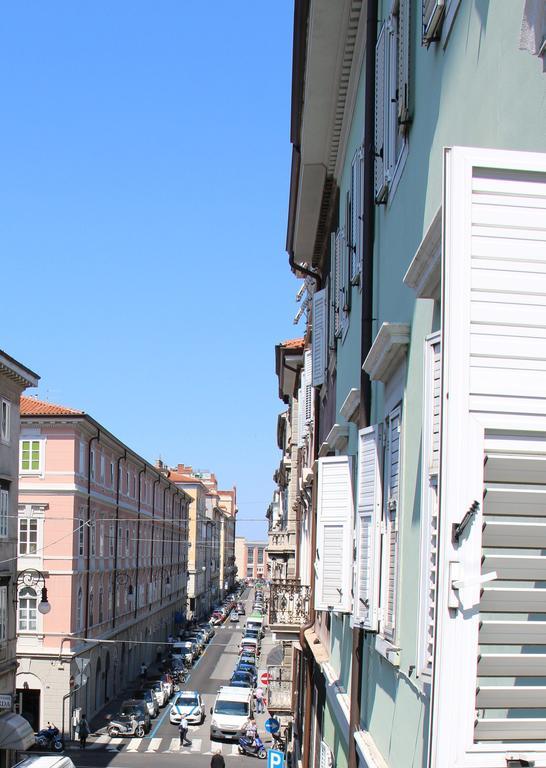 Smart Accomodation Trieste Bagian luar foto